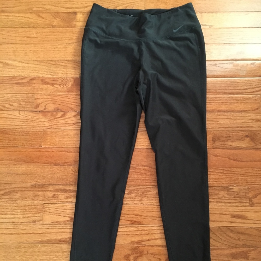 Like new Nike full length black running pants 27”